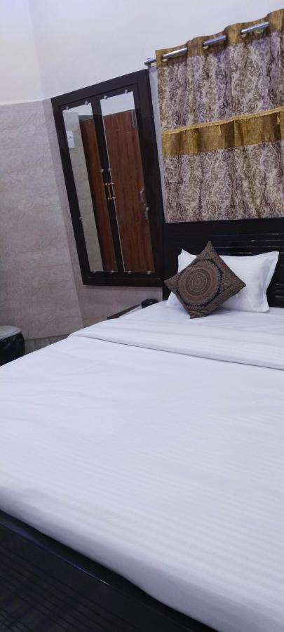 Saroja Paying Guest House Varanasi Eksteriør billede
